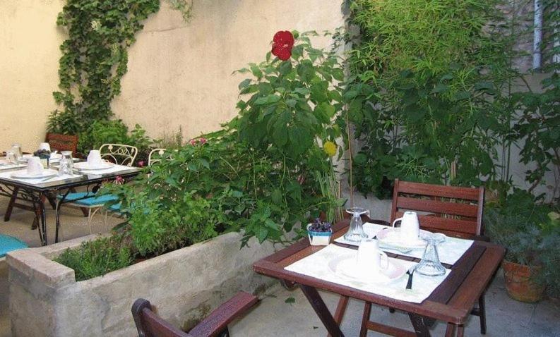 Belle De Nuit Bed & Breakfast Oppede Exterior photo